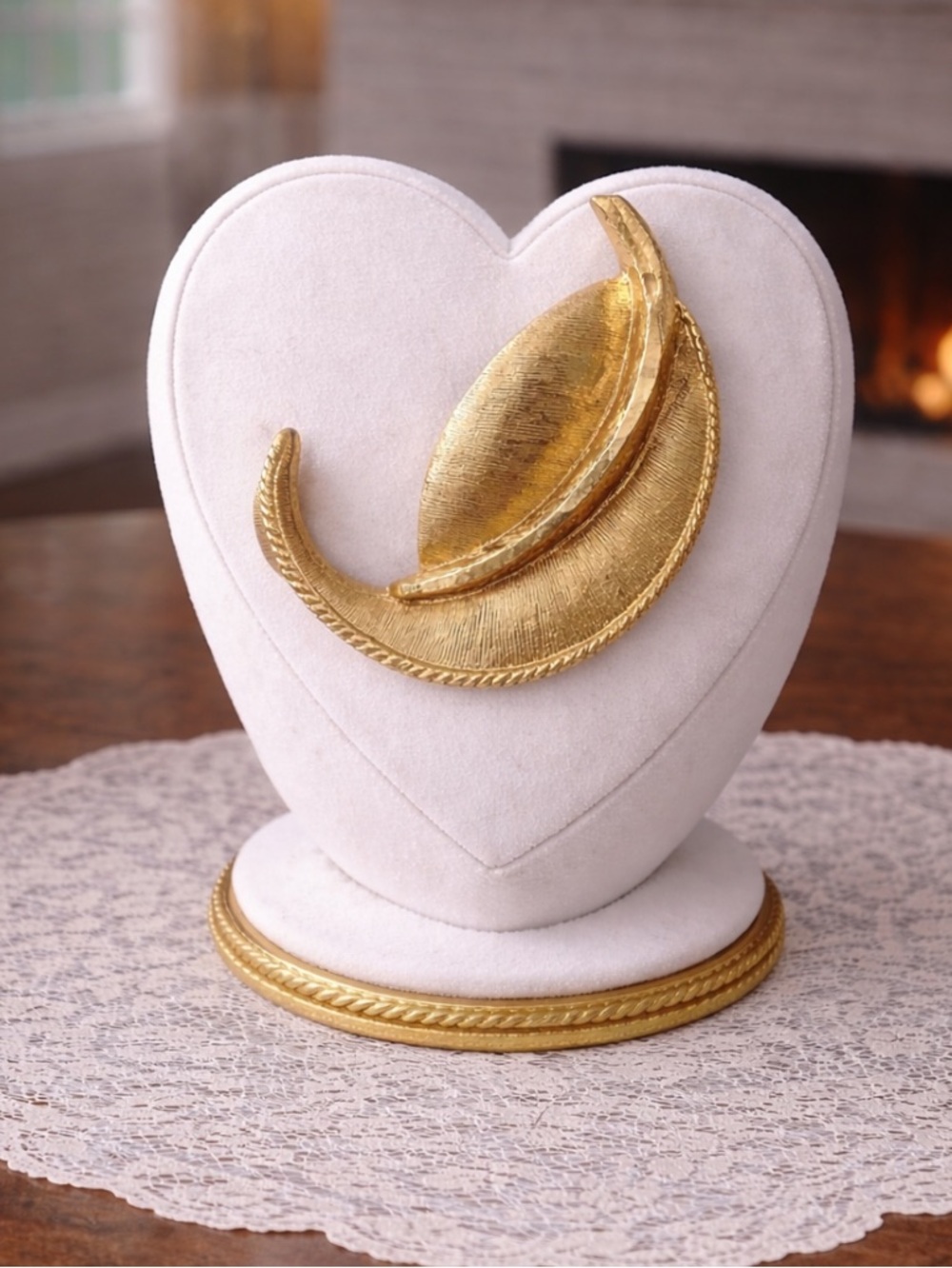 Large Gold Vintage Leaf Brooch